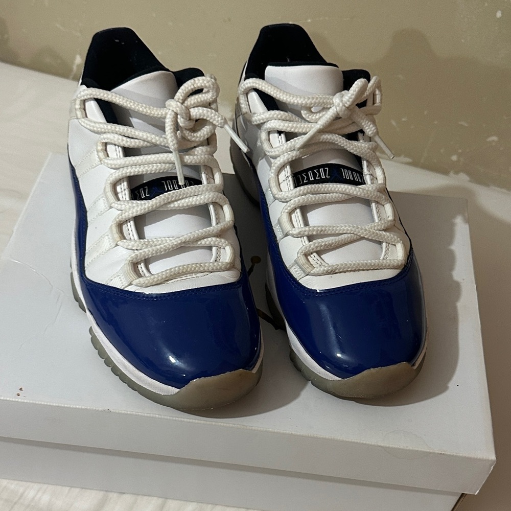 Jordan Athletic Shoes in Blue and White